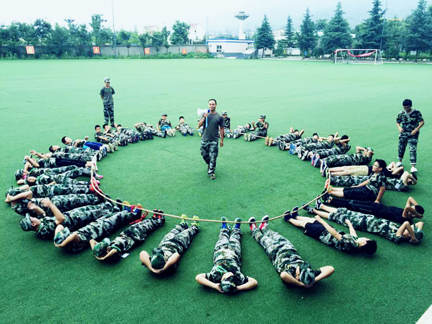 夏令营、军事训练营