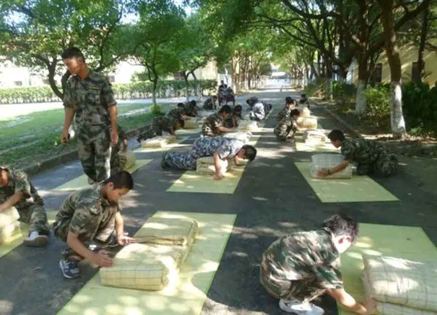 夏令营、军事训练营