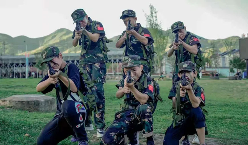 夏令营、军事训练营