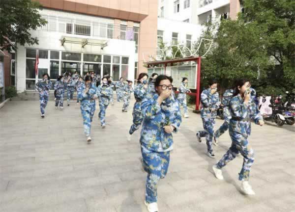 叛逆教育机构